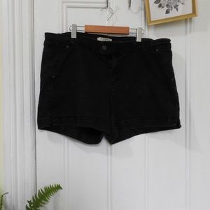 Black Denim Shorts - 3x d. jeans